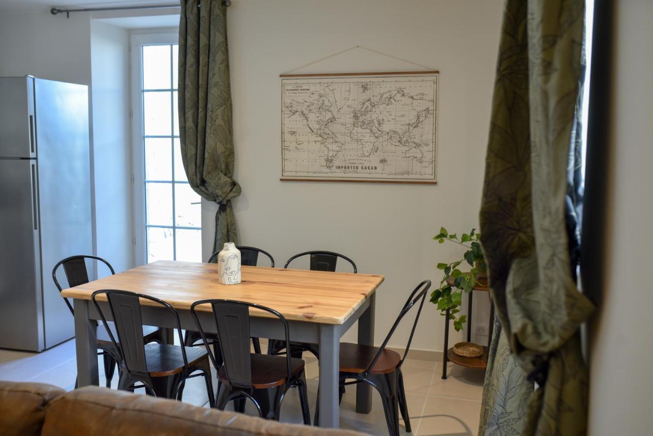 Chateau De Chaussy Ruoms Bagian luar foto