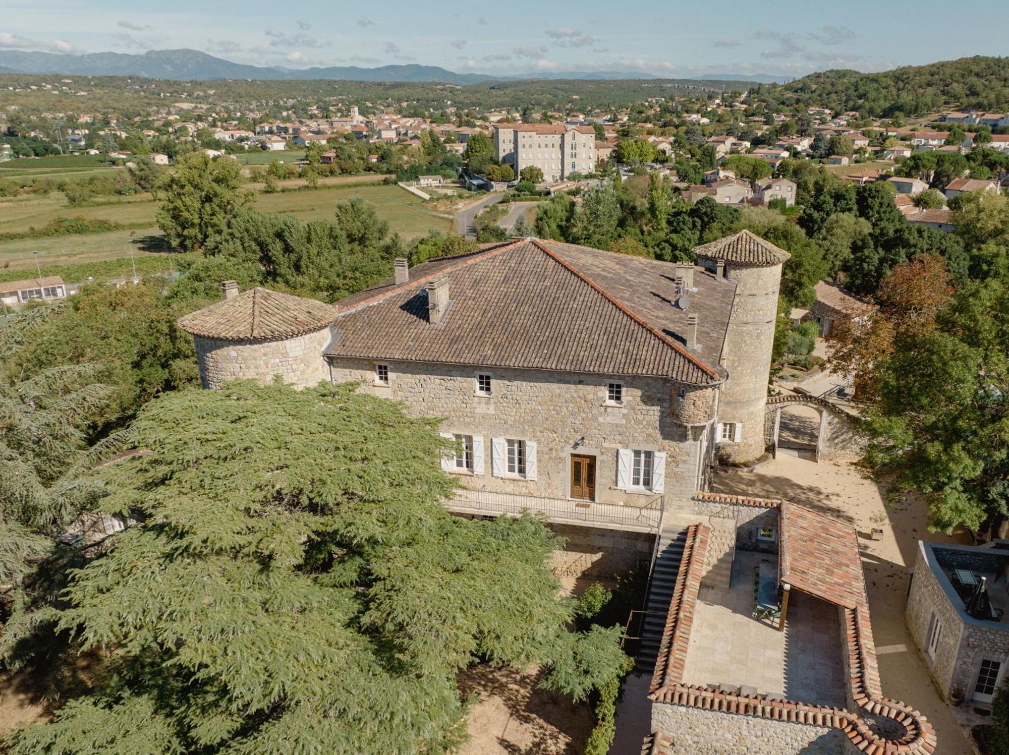 Chateau De Chaussy Ruoms Bagian luar foto